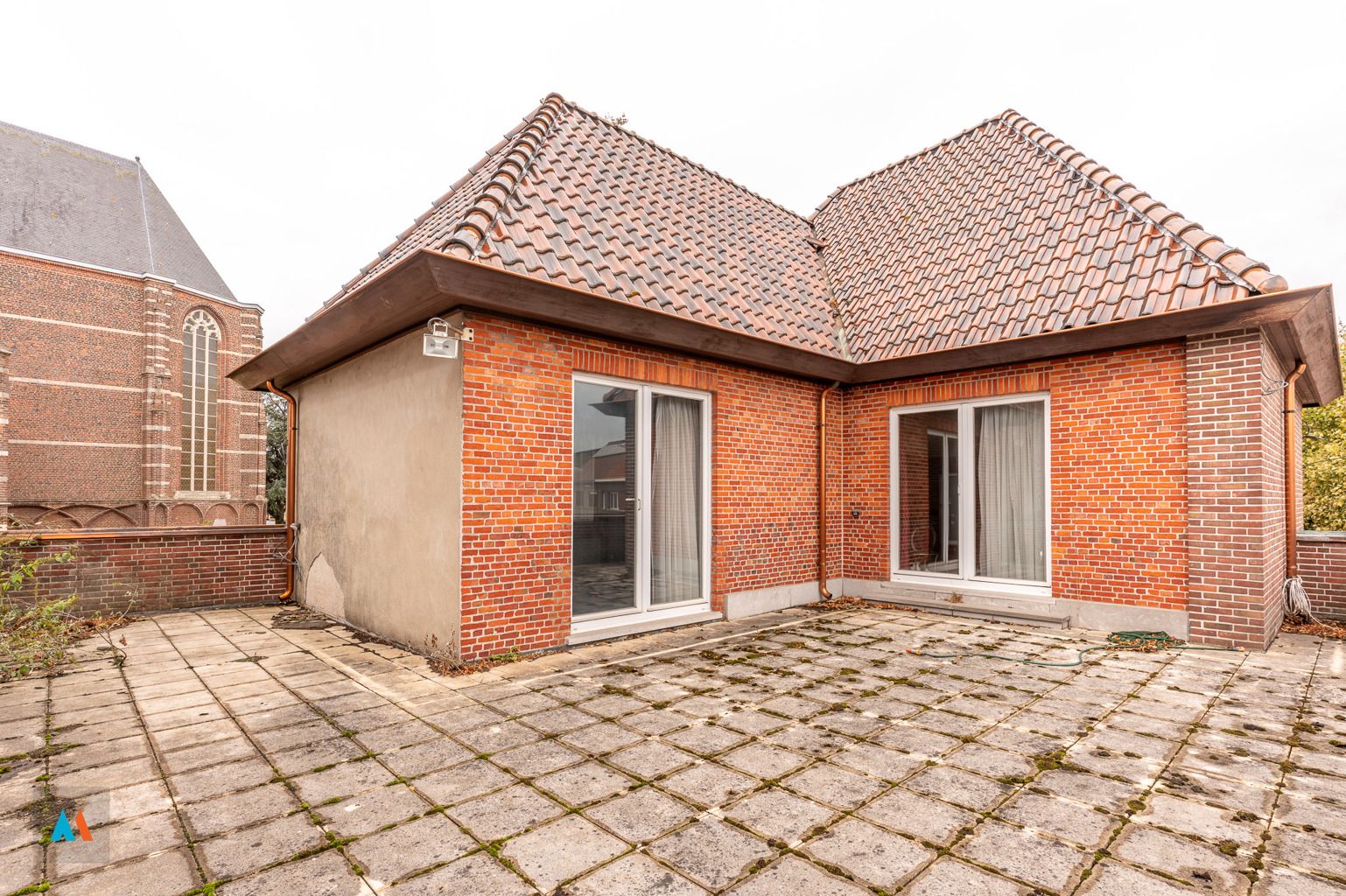 Gezinswoning met ruime loods foto 28