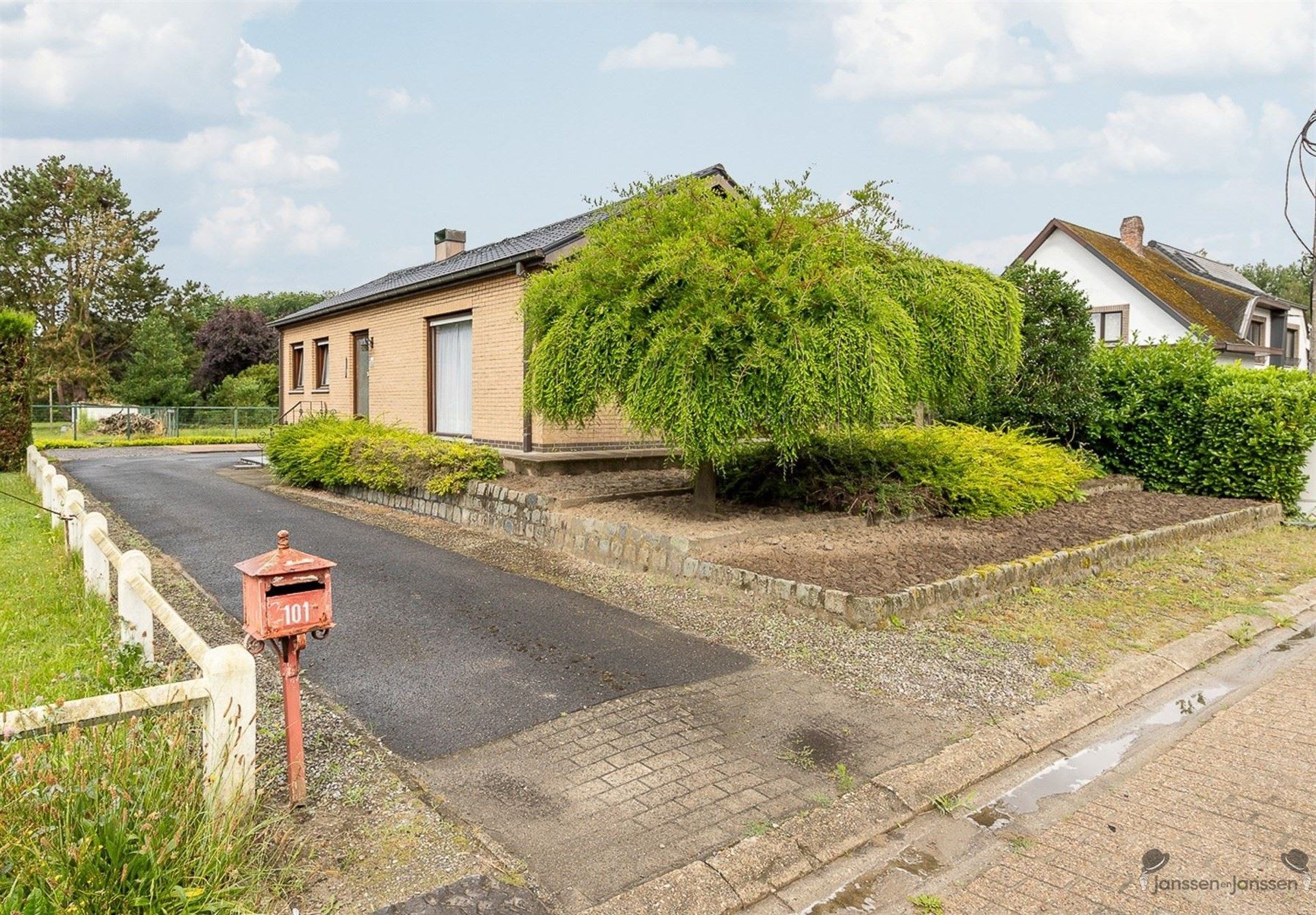 Charmante woning met 2 slaapkamers, garage te Rotselaar. foto 14