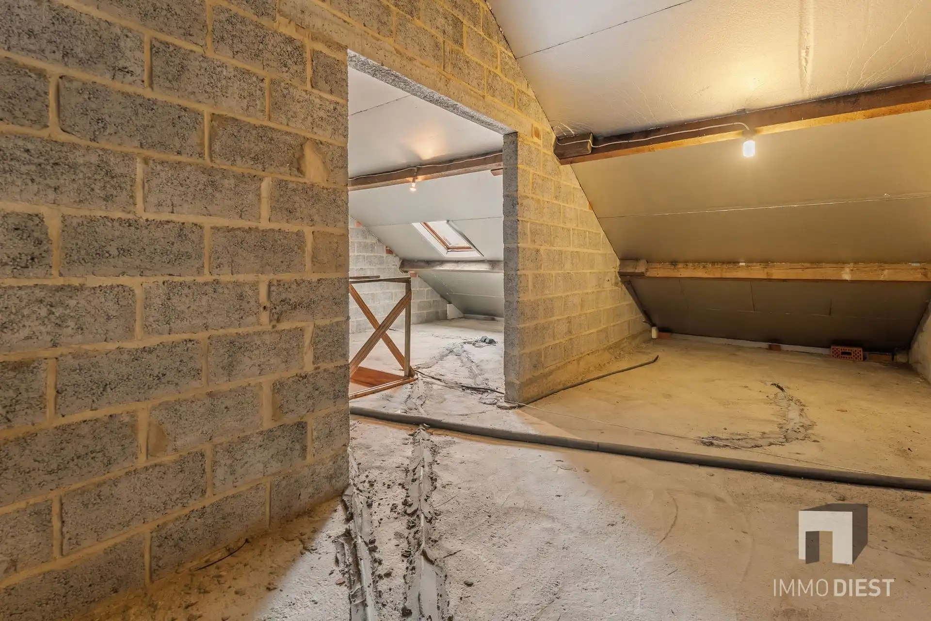 Ruime stadswoning met 4 slaapkamers in centrum Halen  foto 33