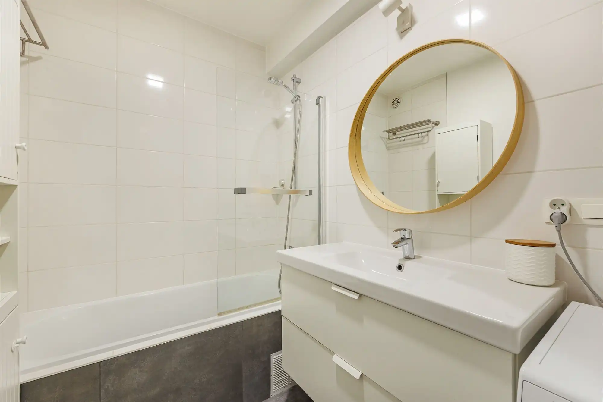 Instapklaar appartement met 2 terrassen en 2 slaapkamers foto 14