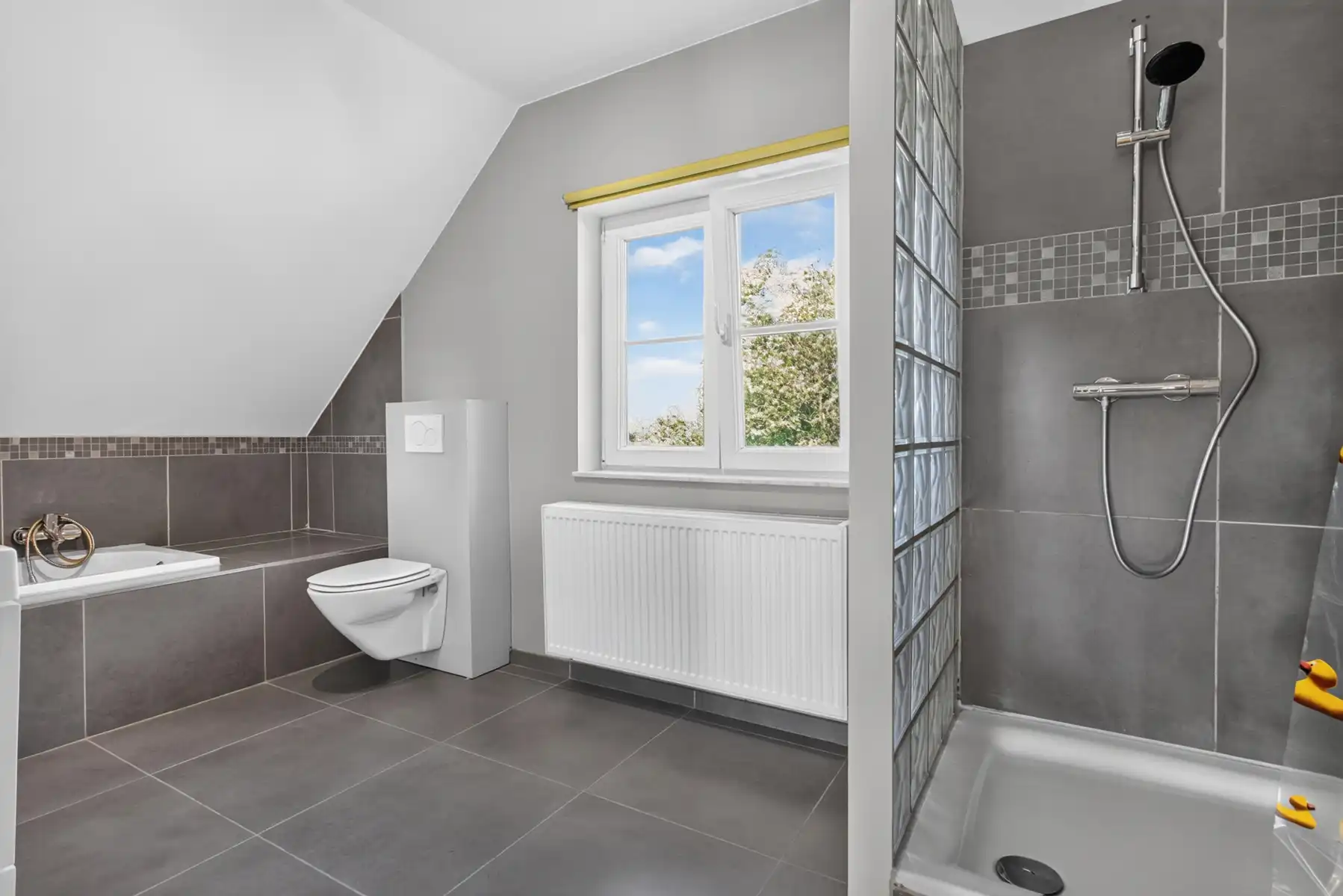 INSTAPKLARE WONING + 3 SLK + TERRAS + TUIN + KELDER + GARAGE foto 18