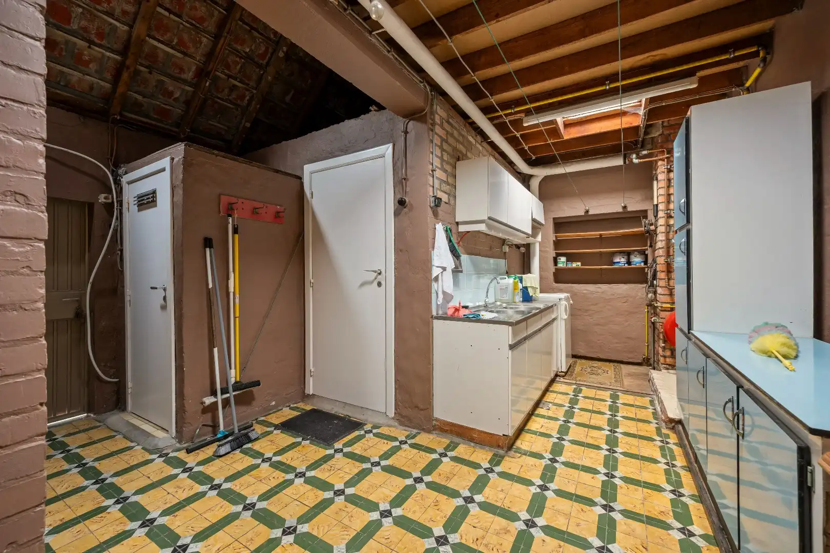 Op te frissen woning met 3 slaapkamers, garage en tuin. foto 16