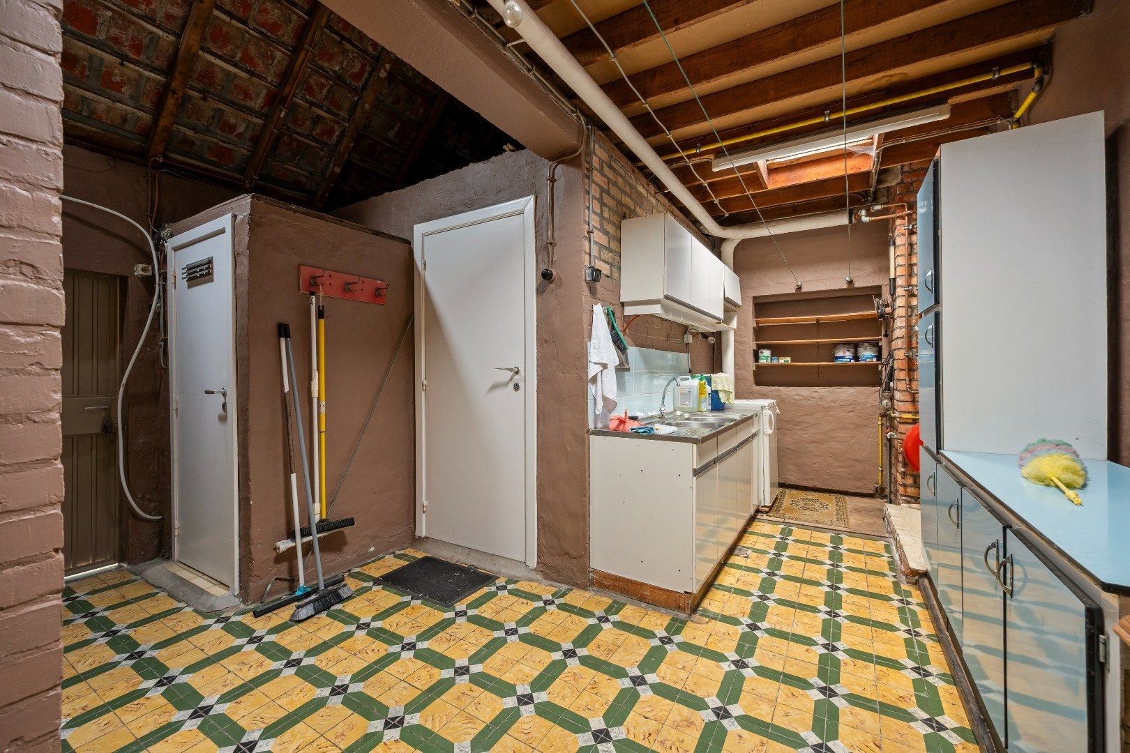 Op te frissen woning met 3 slaapkamers, garage en tuin. foto 13