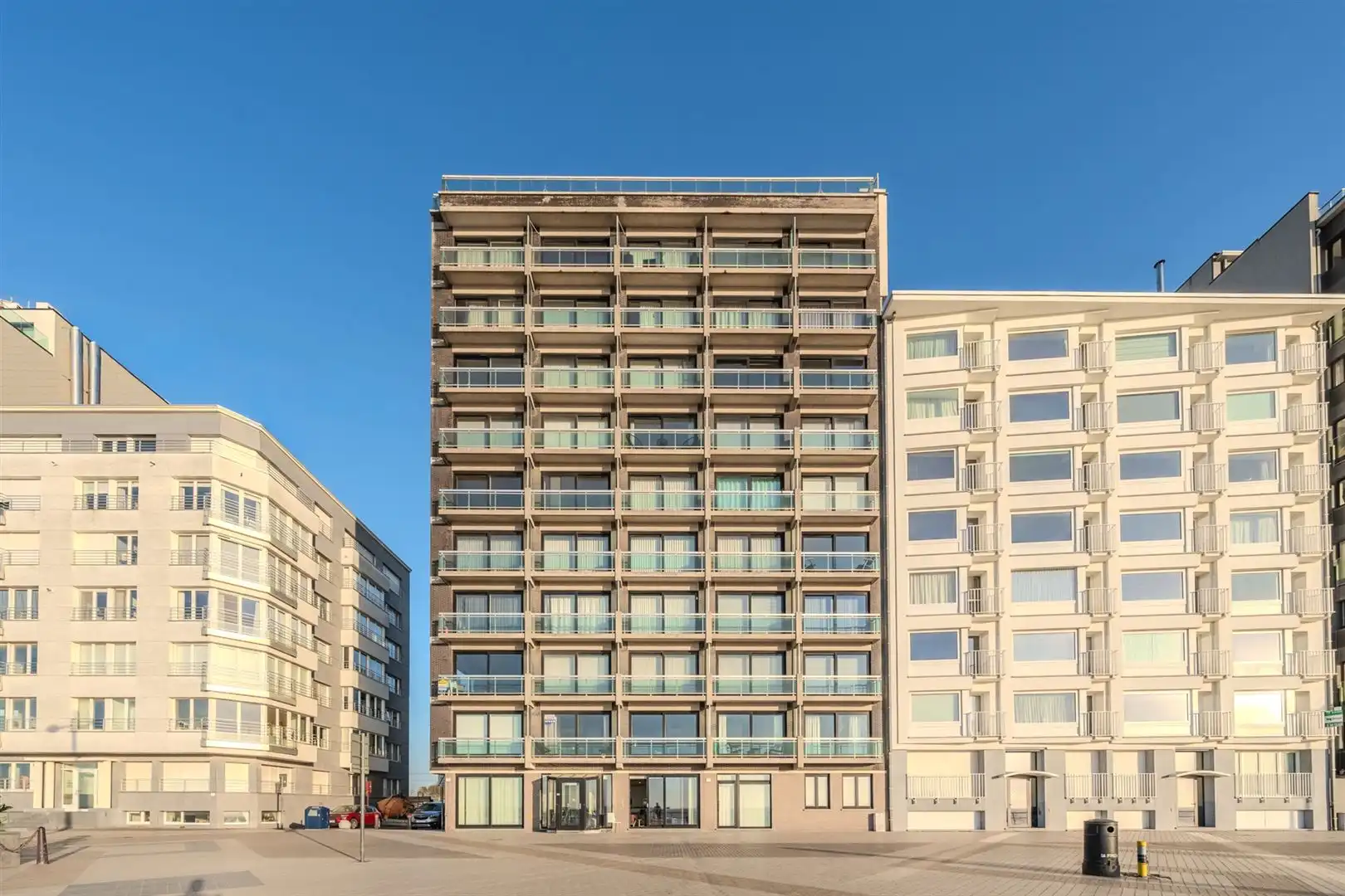 Moderne studio met frontaal zeezicht foto 31