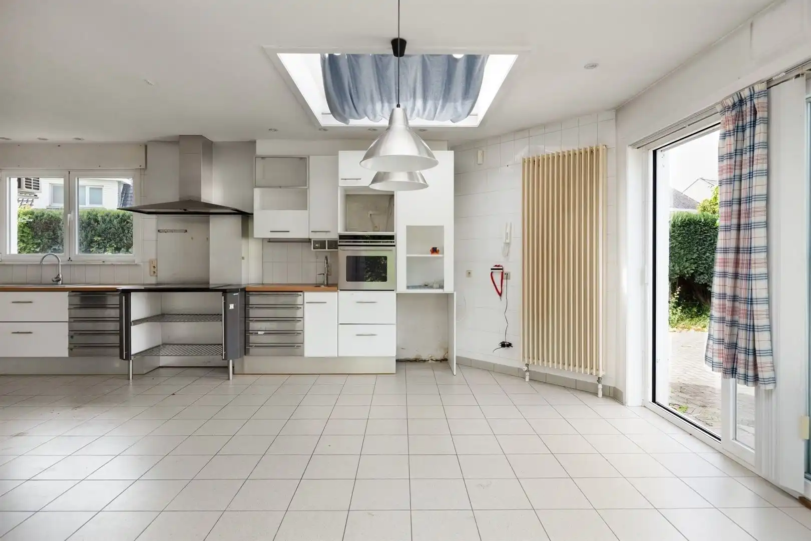 Villa met achterliggend kantoorgebouw foto 10