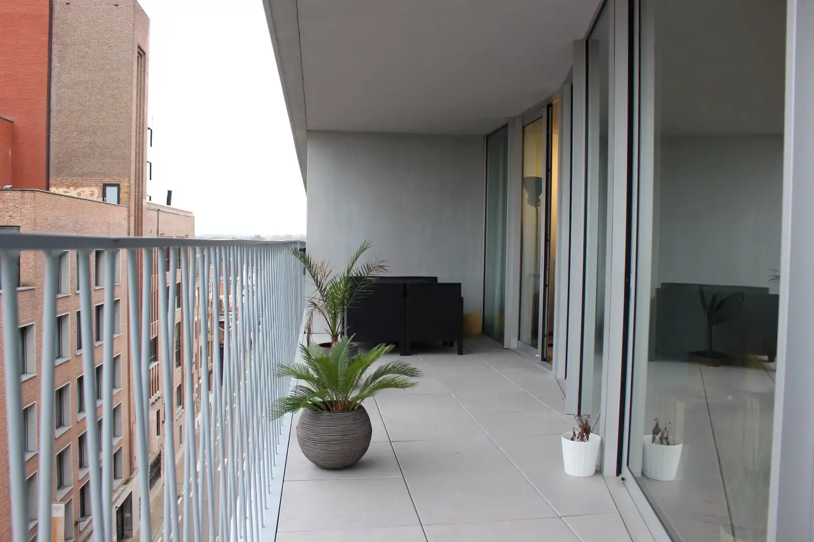 Appartement met 2 slaapkamers en terras. foto 3