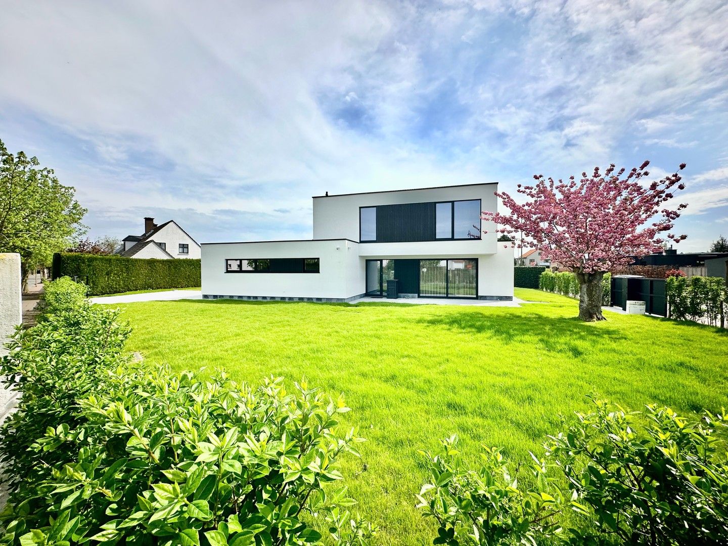 Alleenstaande moderne villa gelegen in een rustige residentiële omgeving te Knokke foto 4