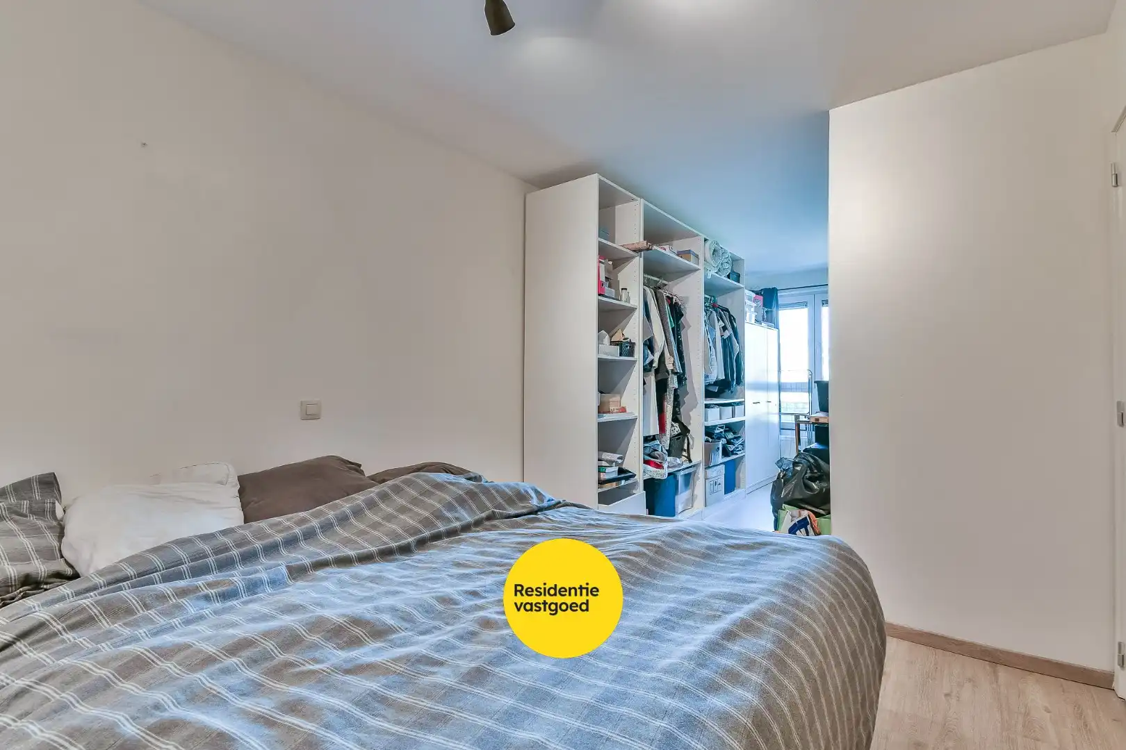 Instapklaar en lichtrijk 2-slaapkamerappartement in Bredene foto 7