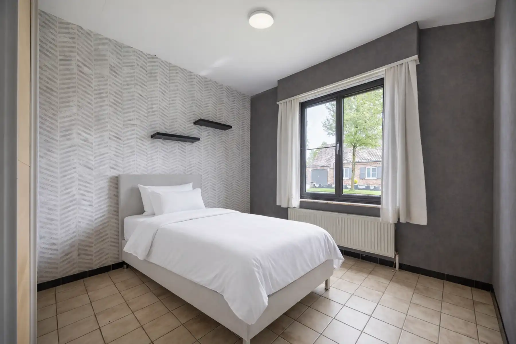 Vrijstaande woning met veel potentieel foto 13