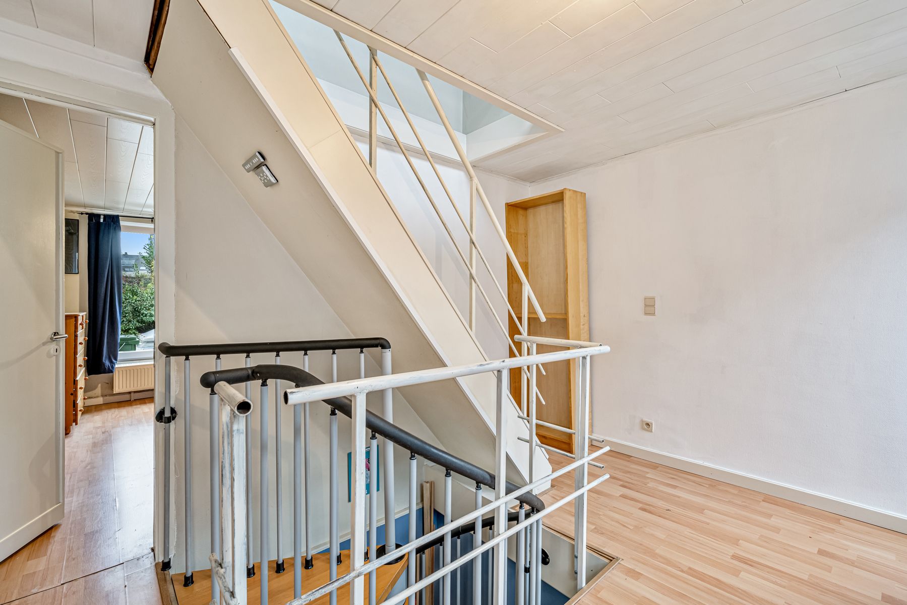 Rijwoning met 2 SLPK, ideaal voor starters of investeerders! foto 8