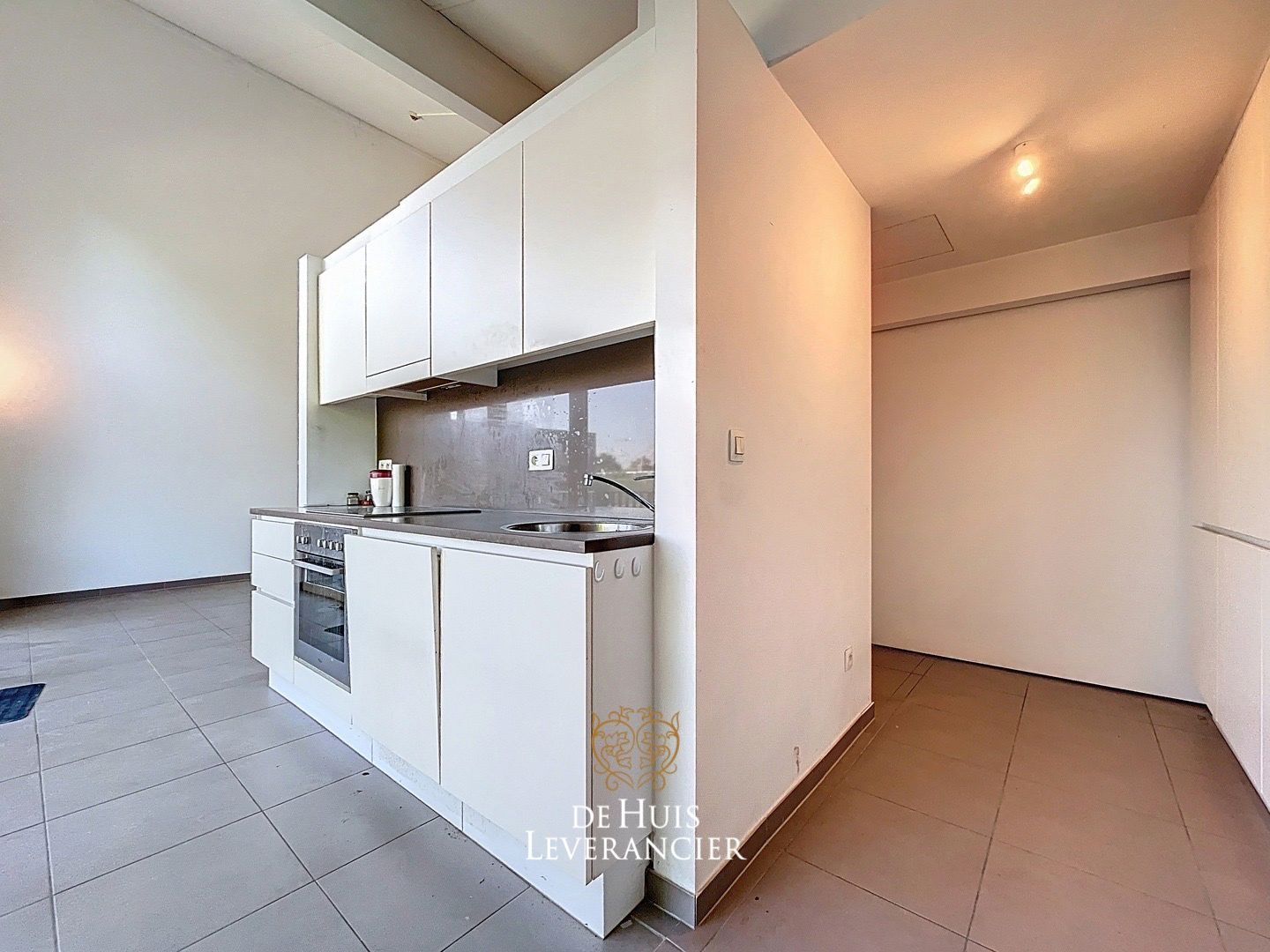 Luxueuze serviceflat met 1 slk en ruim terras foto 9