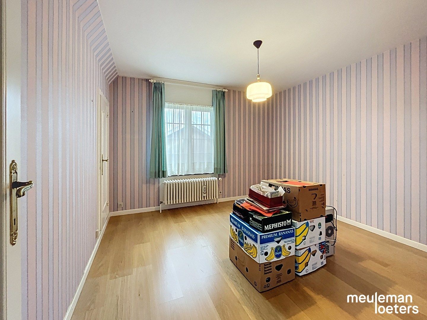 Ruime gezinswoning met garage foto 11