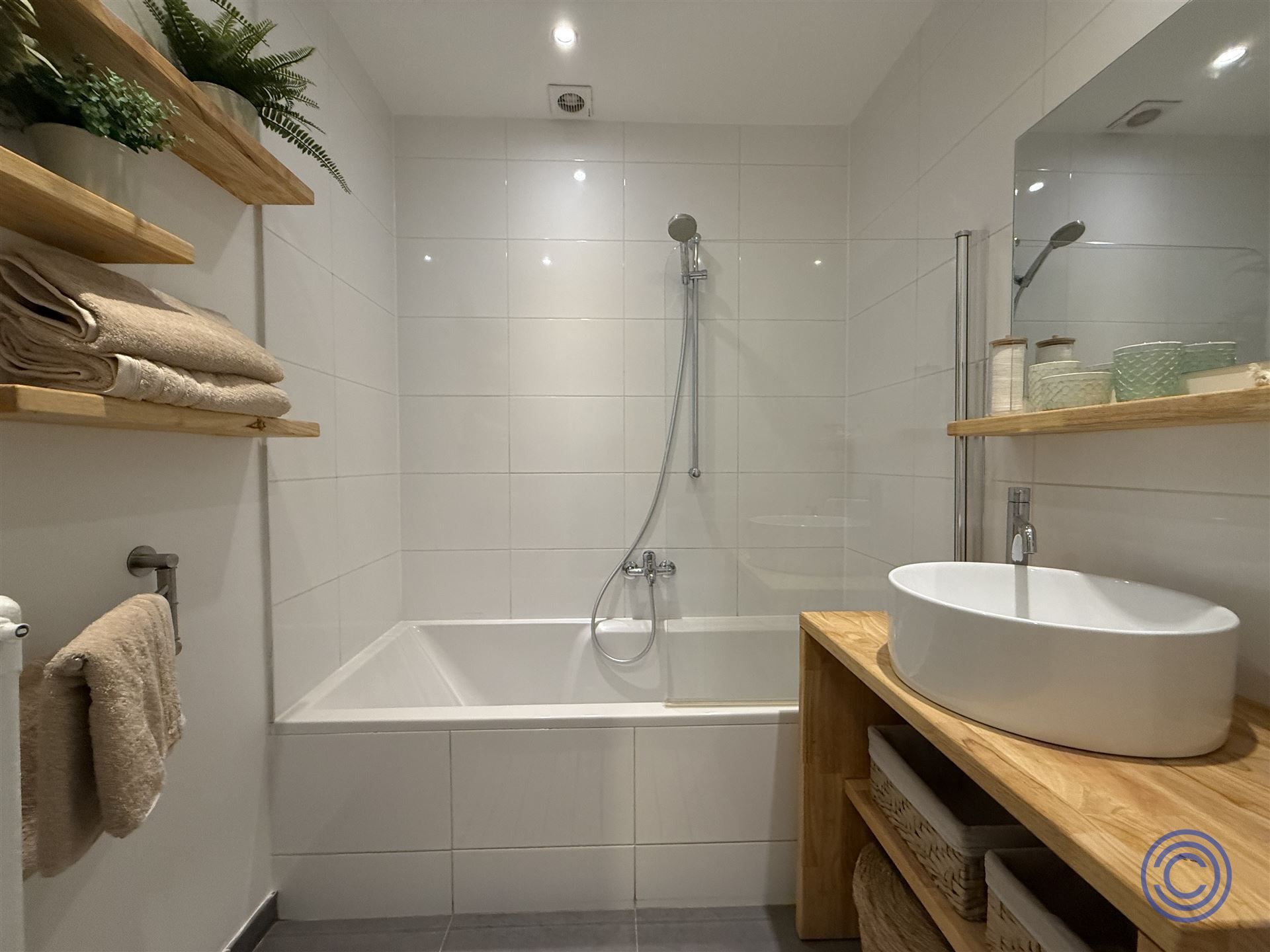 Gezellig en ruim 2-slpk appartement met terras! foto 9