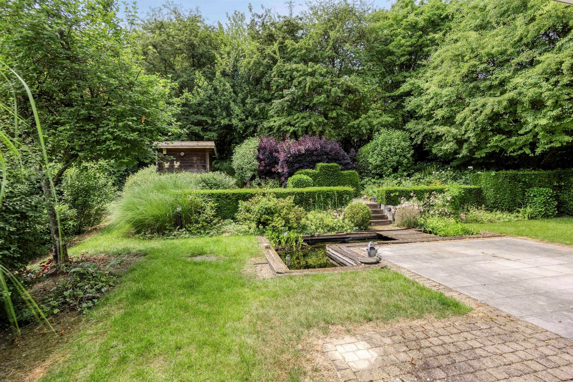 Prachtige moderne villa in rustige wijk foto 29