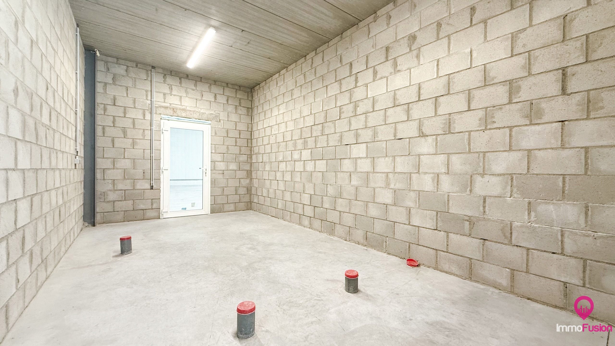 Instapklaar magazijn van 440m² op een uitstekende locatie! foto 27