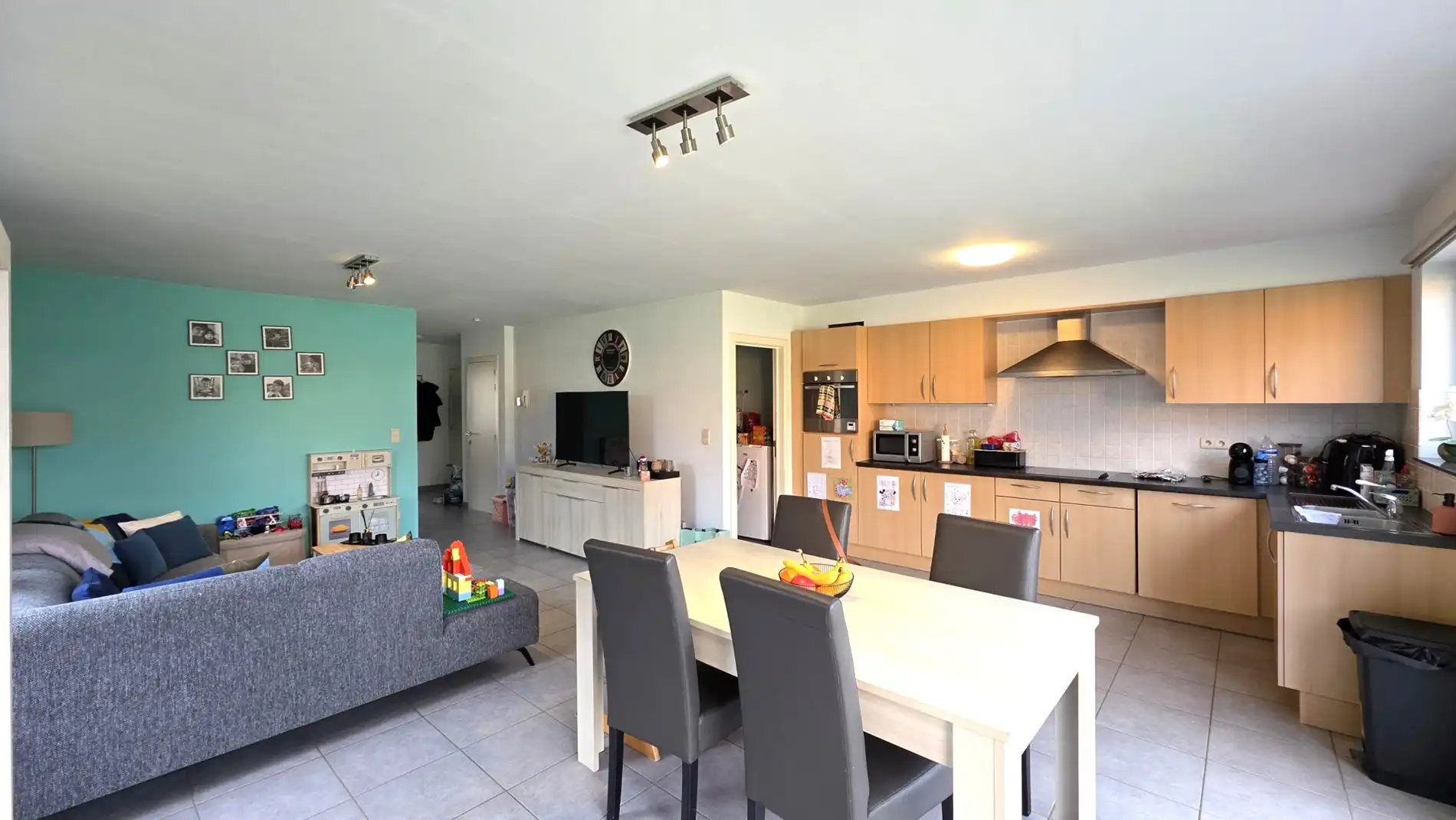 Ruim gelijkvloers appartement met tuin en garage foto 3