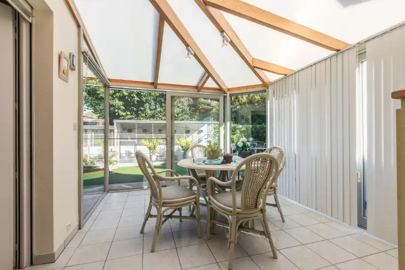 Verzorgde halfopen woning met 3 slaapkamers, tuin en ruime garage op een totale grondoppervlakte van 393m². foto 6
