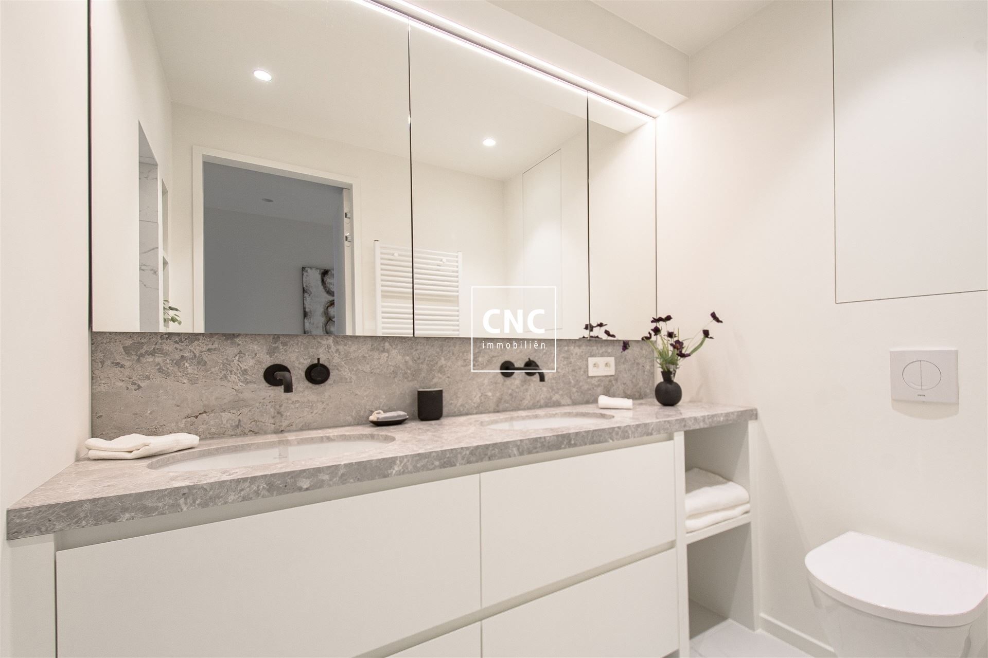 Gerenoveerd appartement in Knokke, op slechts een steenworp van de zeedijk foto 9