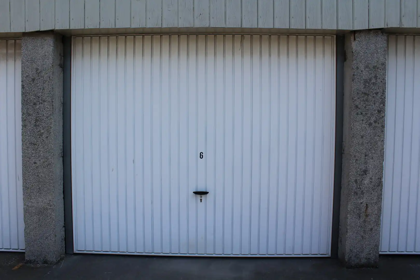 Garage te huur in de Bellestraat (Vlamertinge) foto {{pictureIndex}}