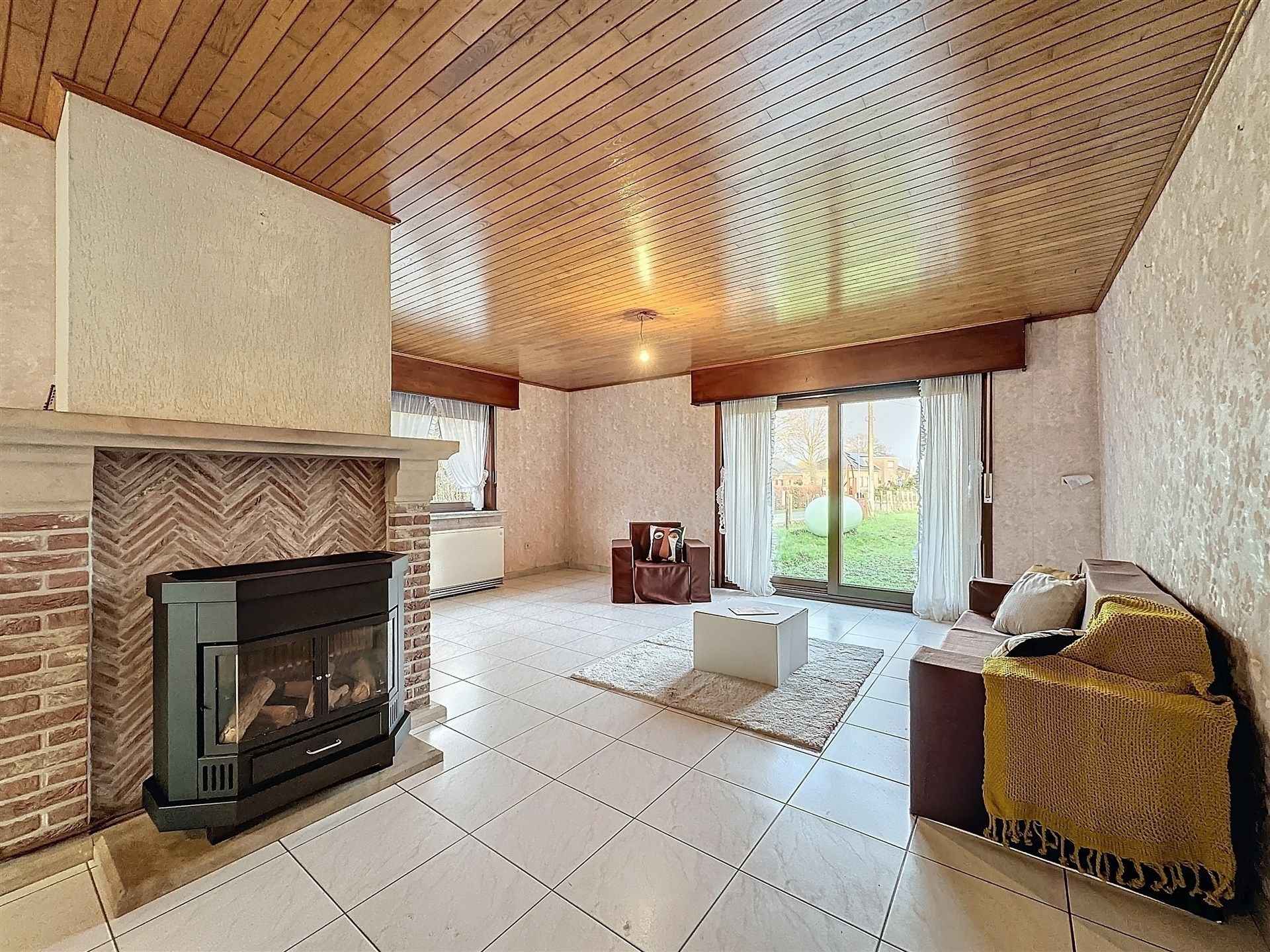 Charmante woning met bijgebouwen op 2435m².  foto 5