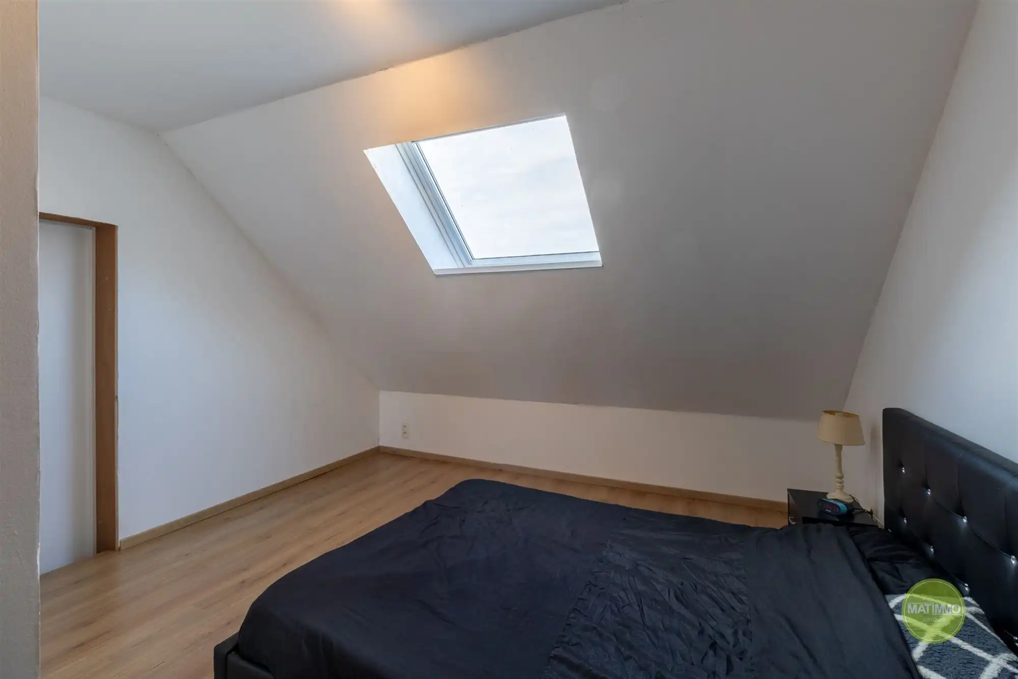 Instapklare starterswoning met 3 slaapkamers en tuin in Mol foto 16
