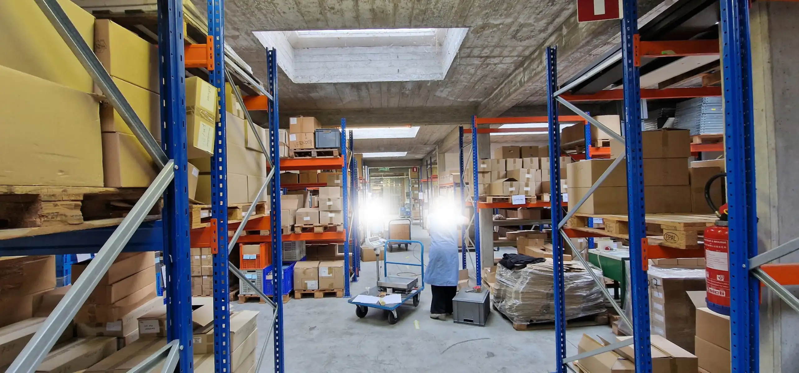 Grote magazijnruimte/atelier met kantoor te koop in Deurne  foto 51