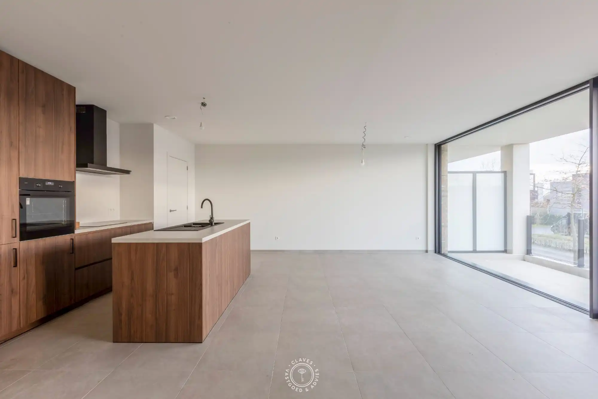 Stijlvol nieuwbouwappartement met 2 slaapkamers foto {{pictureIndex}}