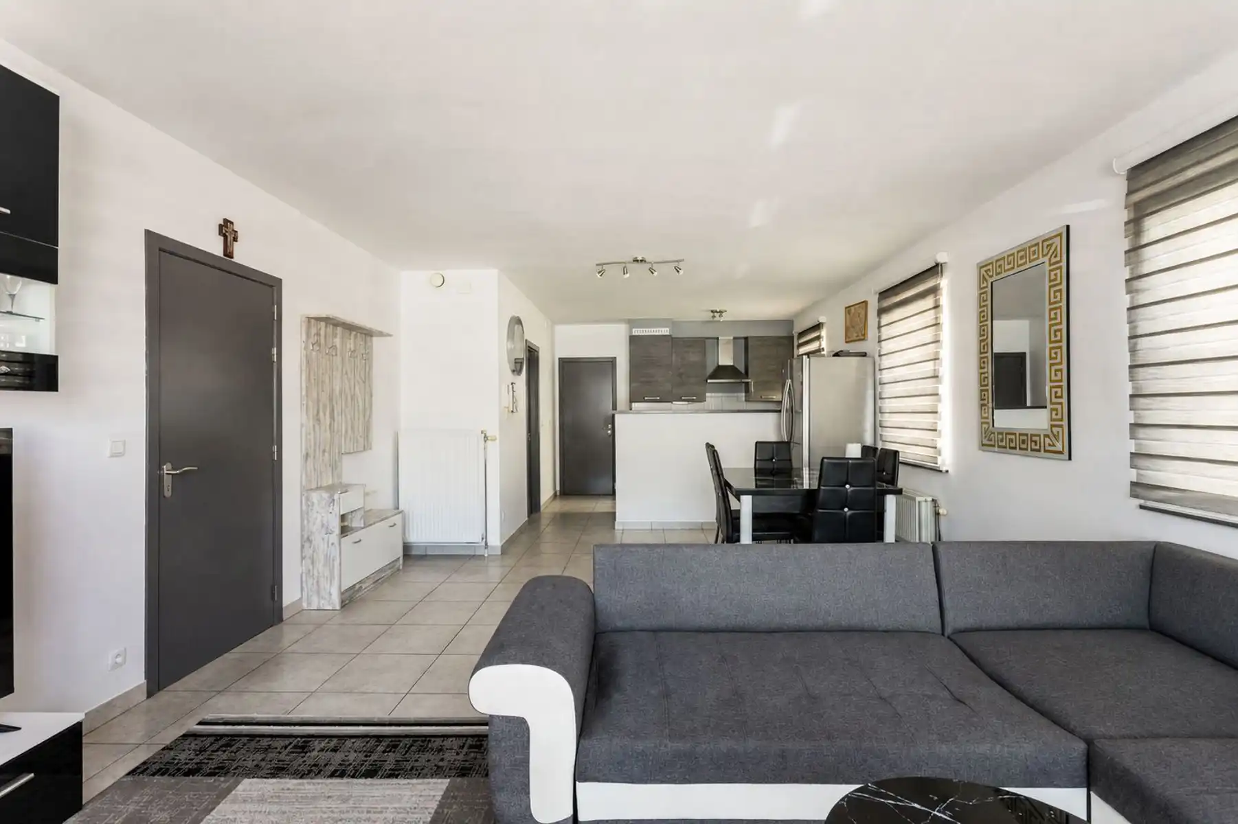 Instapklaar appartement met garage te Burst! foto 9