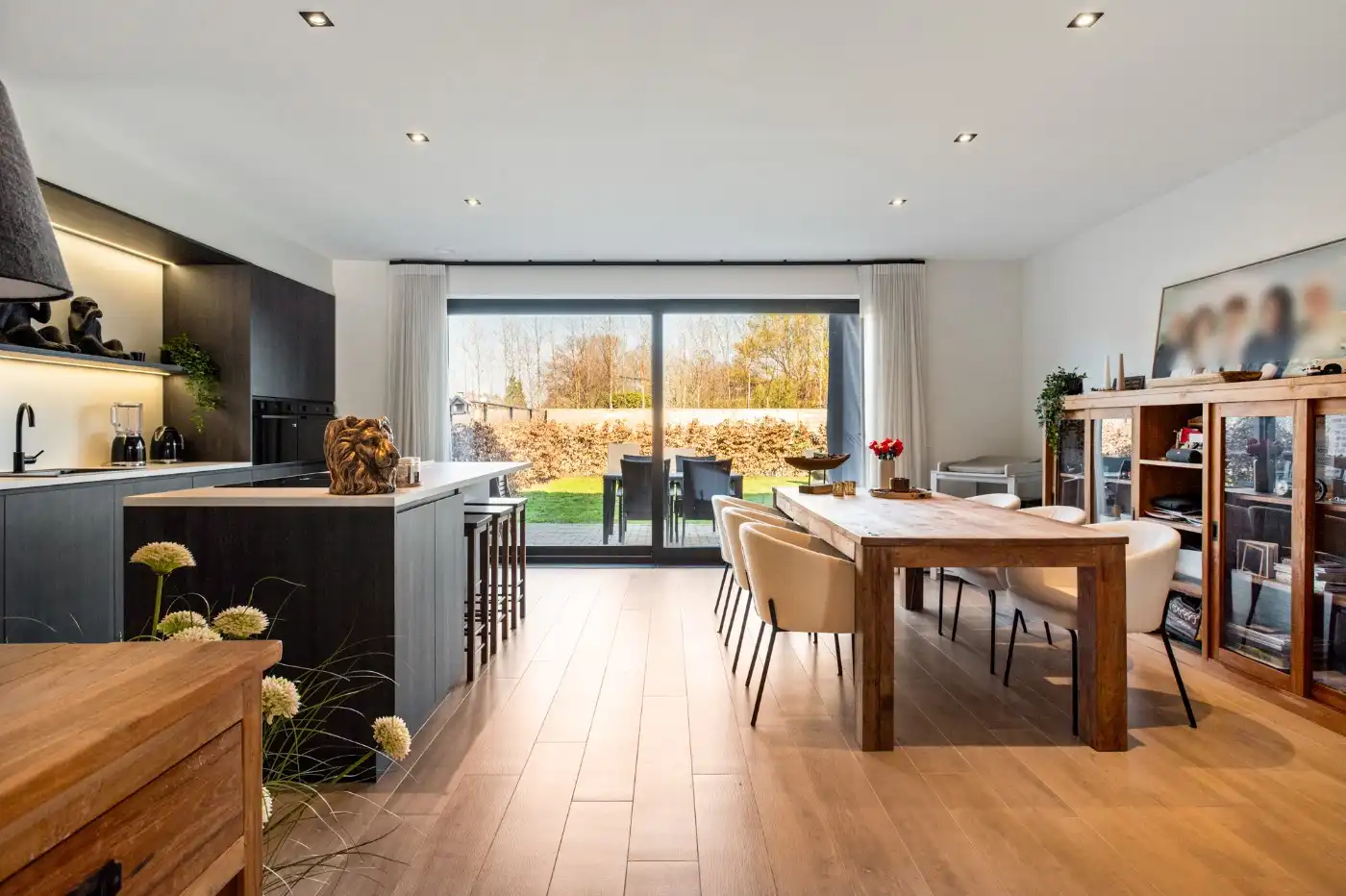 Prachtige BEN-woning met 4 à 5 slpk., inpandige garage en tuin foto 2