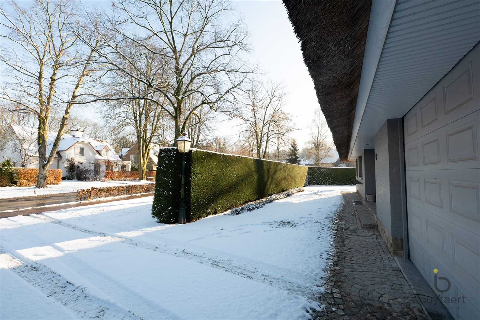 Villa met praktijk of  kangoeroewoning en Zuid - West tuin. foto 2
