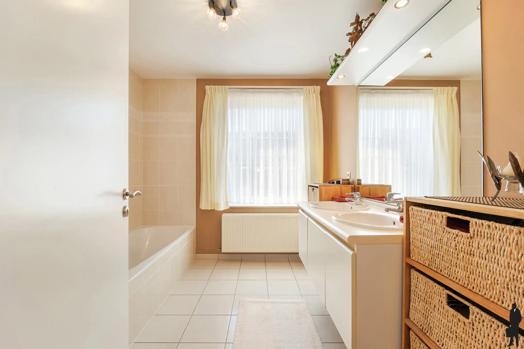 Charmante gezinswoning met 4 slpk in rustige woonwijk foto 12