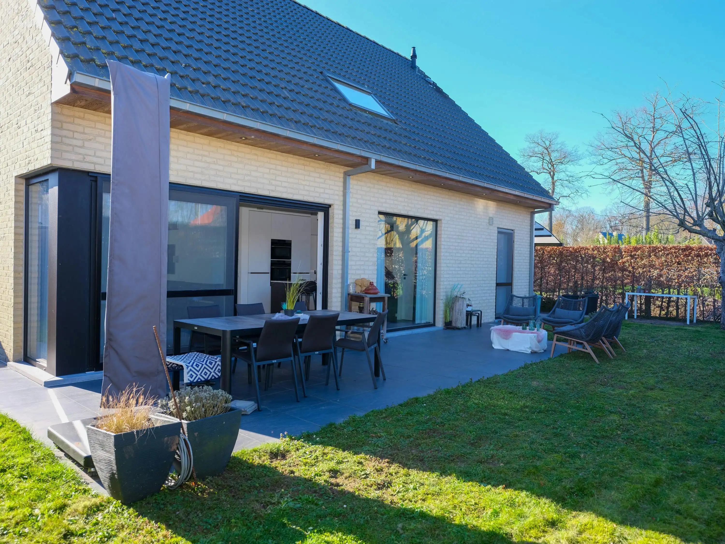 Huis met 4 slaapkamers op een rustige locatie in Oostkamp  foto 7