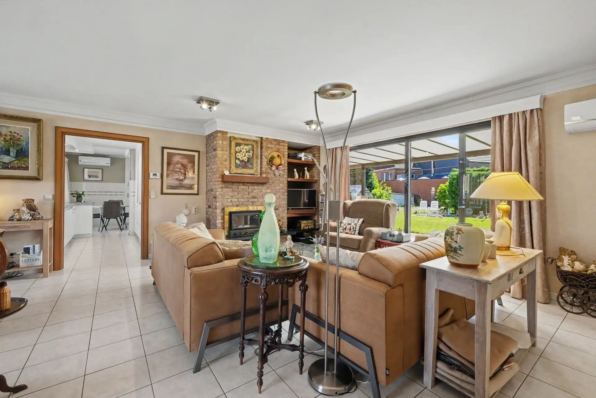 Ruime laagbouwwoning op een mooi perceel van 1.373m² foto 4