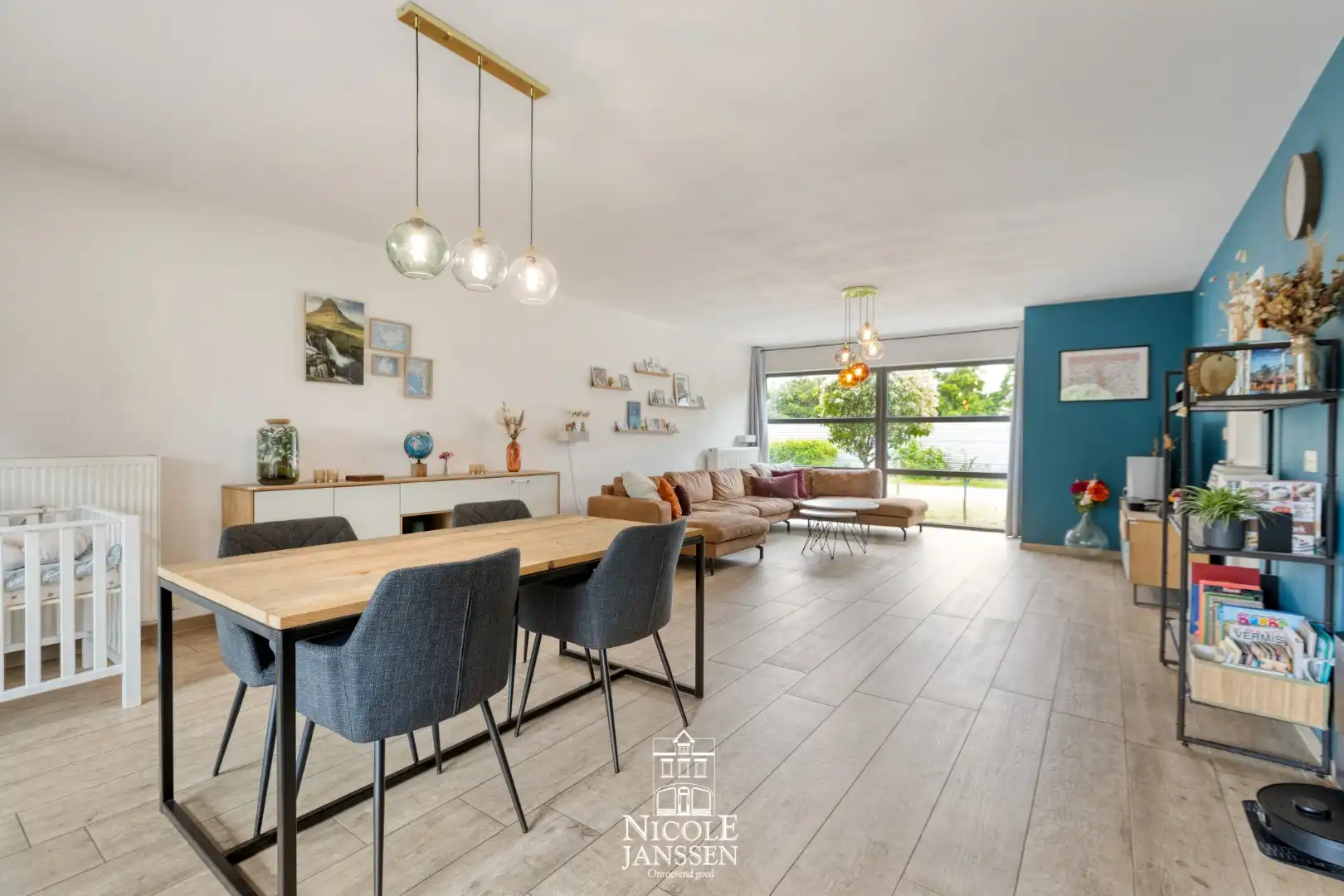 Ruime gezinswoning met tuin foto 8
