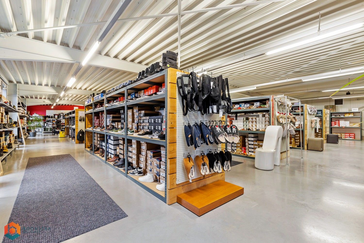 Handelspand op toplocatie met grote visibiliteit en veelzijdige mogelijkheden (1030m2) foto 7