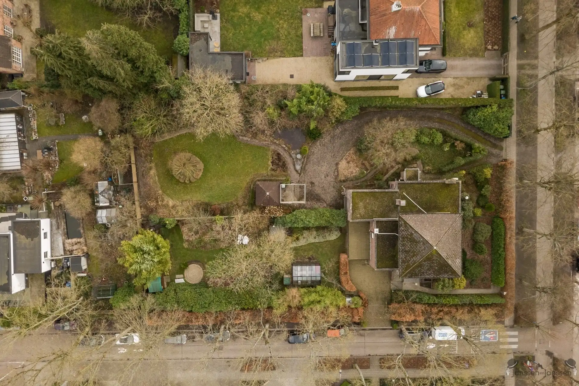 Unieke kans in het hart van Brasschaat karaktervolle villa met dubbele woningstructuur op prachtig perceel van 2.080 m² foto 30