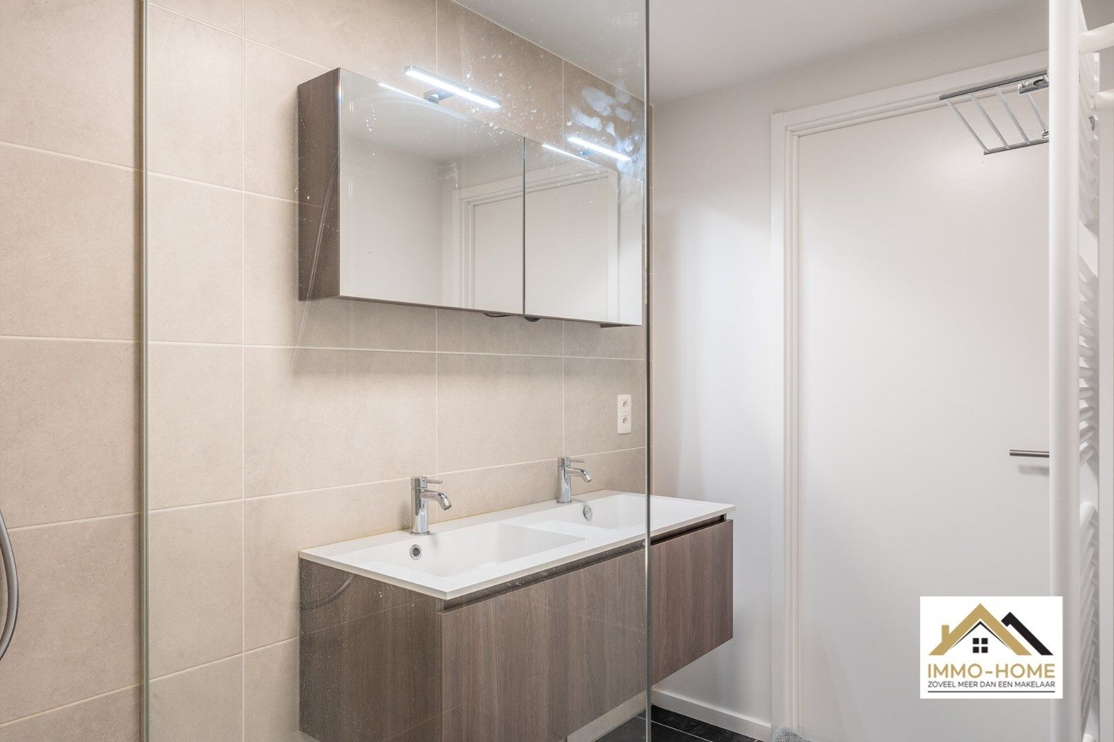 Nieuwbouw appartement met zicht op dokken te Gent foto 14