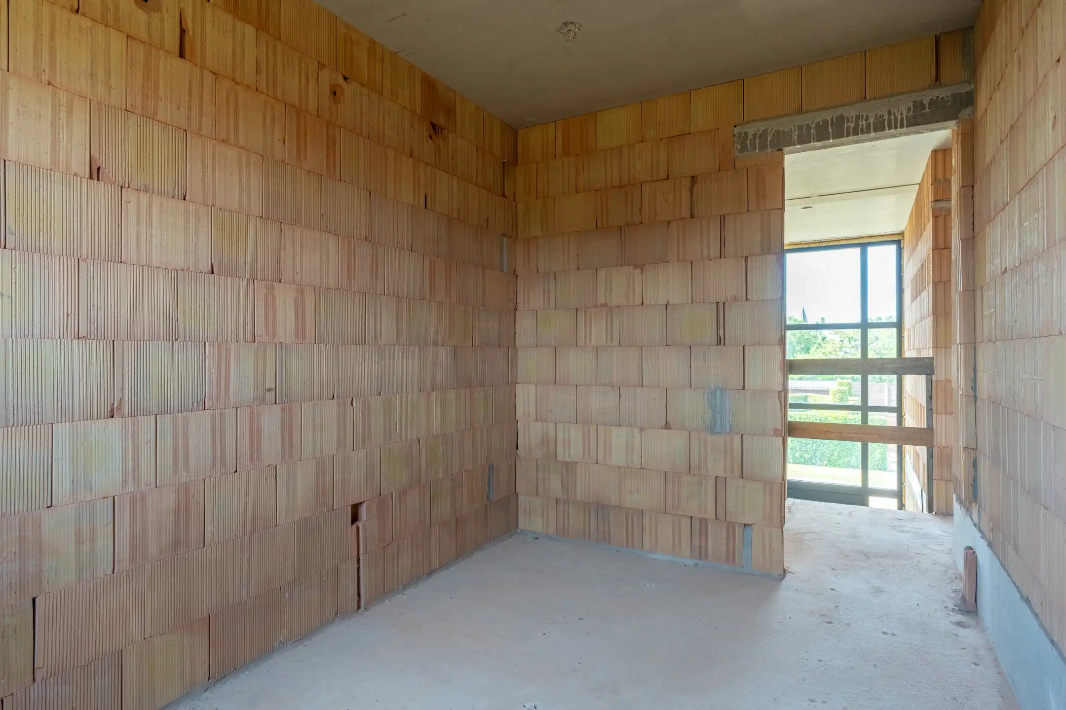 Verder af te werken woning met o.a. 4 slaapkamers, inpandige garage, ... foto 22