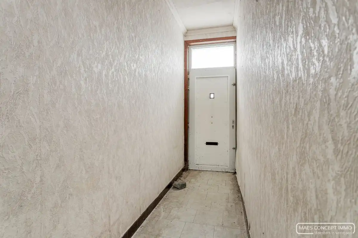 Te renoveren of af te breken woning te koop in Waregem foto 8