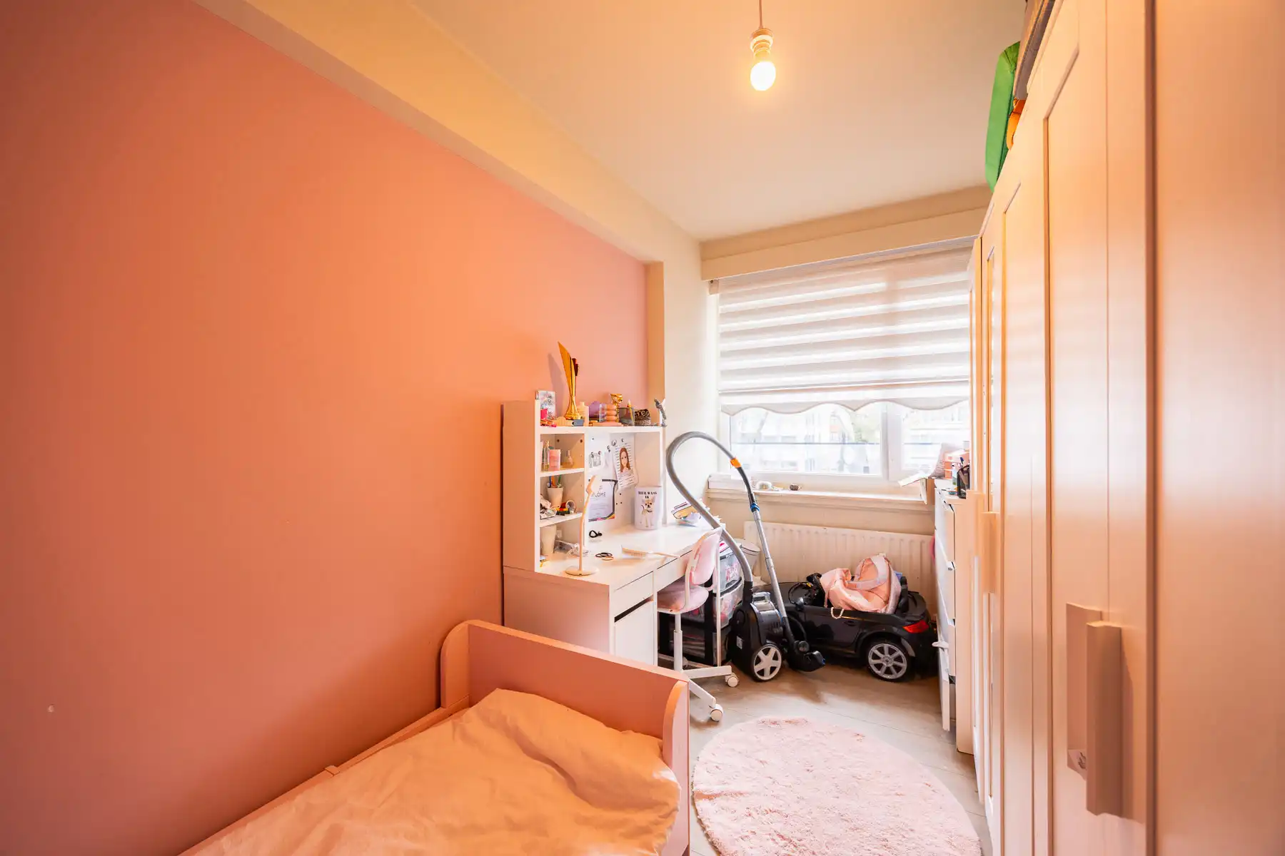 Lichtrijk appartement met parking in hartje Merksem foto 9