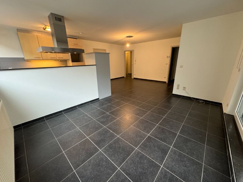 IN OPTIE! Instapklaar 2 slpk appartement nabij centrum Geel. foto 8