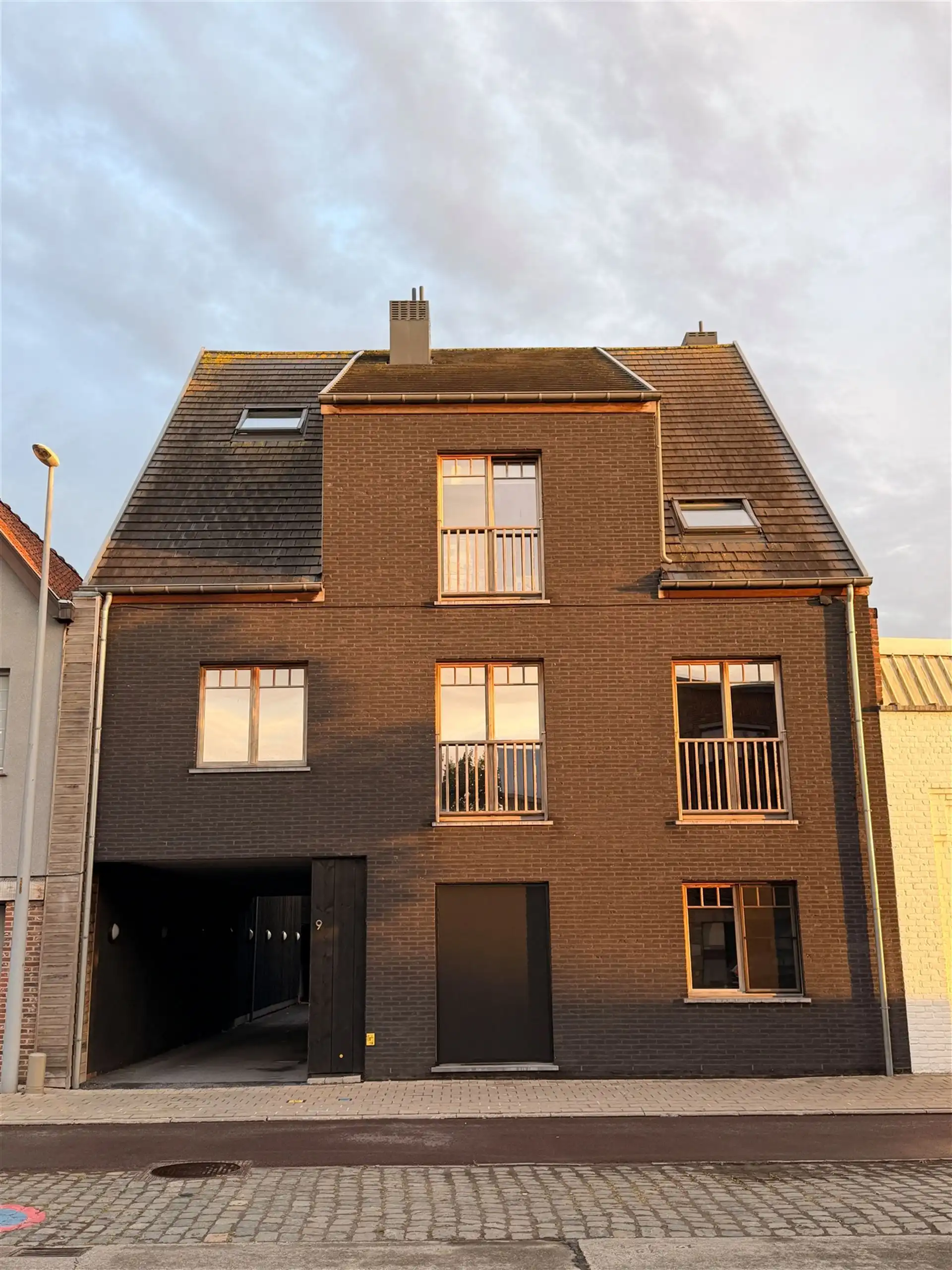 Garage voor 2 auto's in centrum Roeselare met boverberging! foto 6
