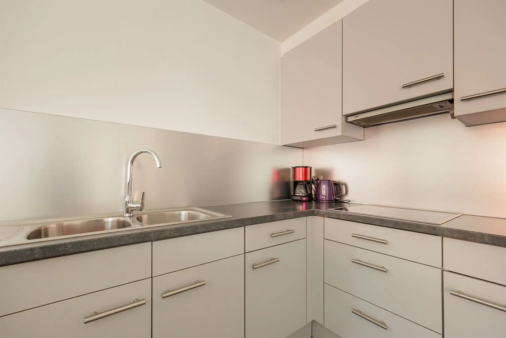 Energiezuinig twee slaapkamer appartement nabij Vrijbroekpark foto 9