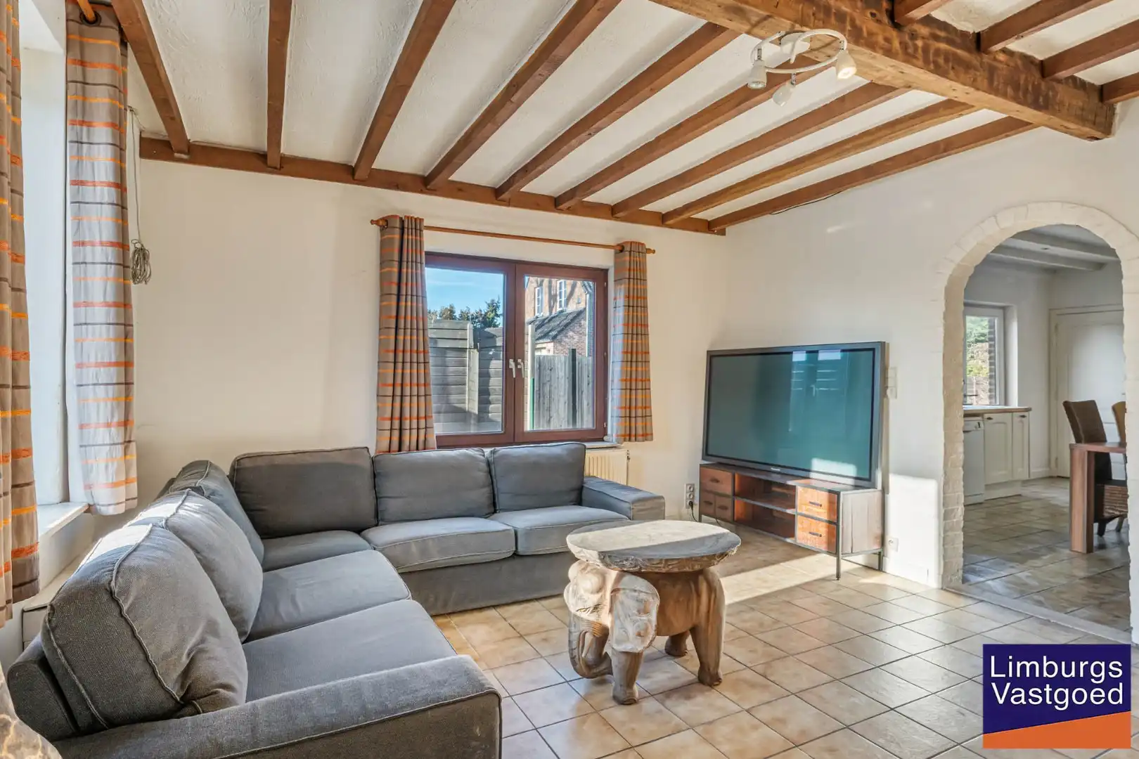 Instapklare woning met ruime loods/werkplaats, 11a 77ca foto 2