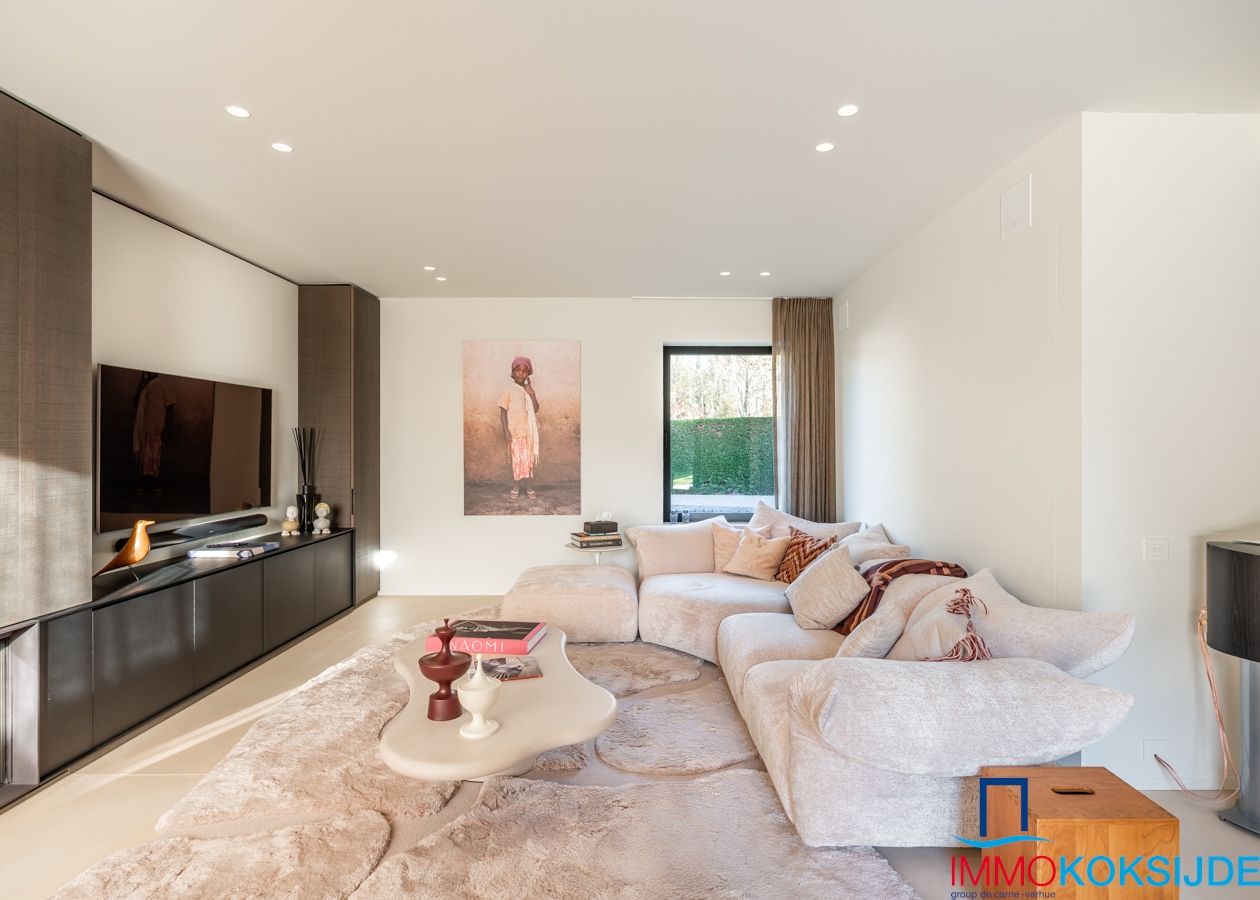 Luxueus gerenoveerde villa met 5 slaapkamers, residentieel gelegen op toplocatie in Sint-Idesbald. foto 15