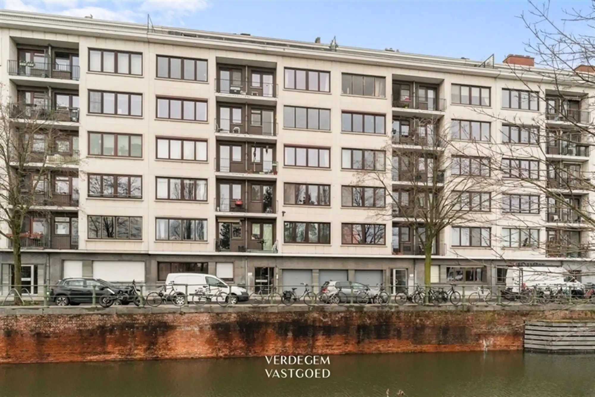 Wonen aan het water: ruim appartement met 2 slaapkamers, 2 terrassen en autostaanplaats foto 19