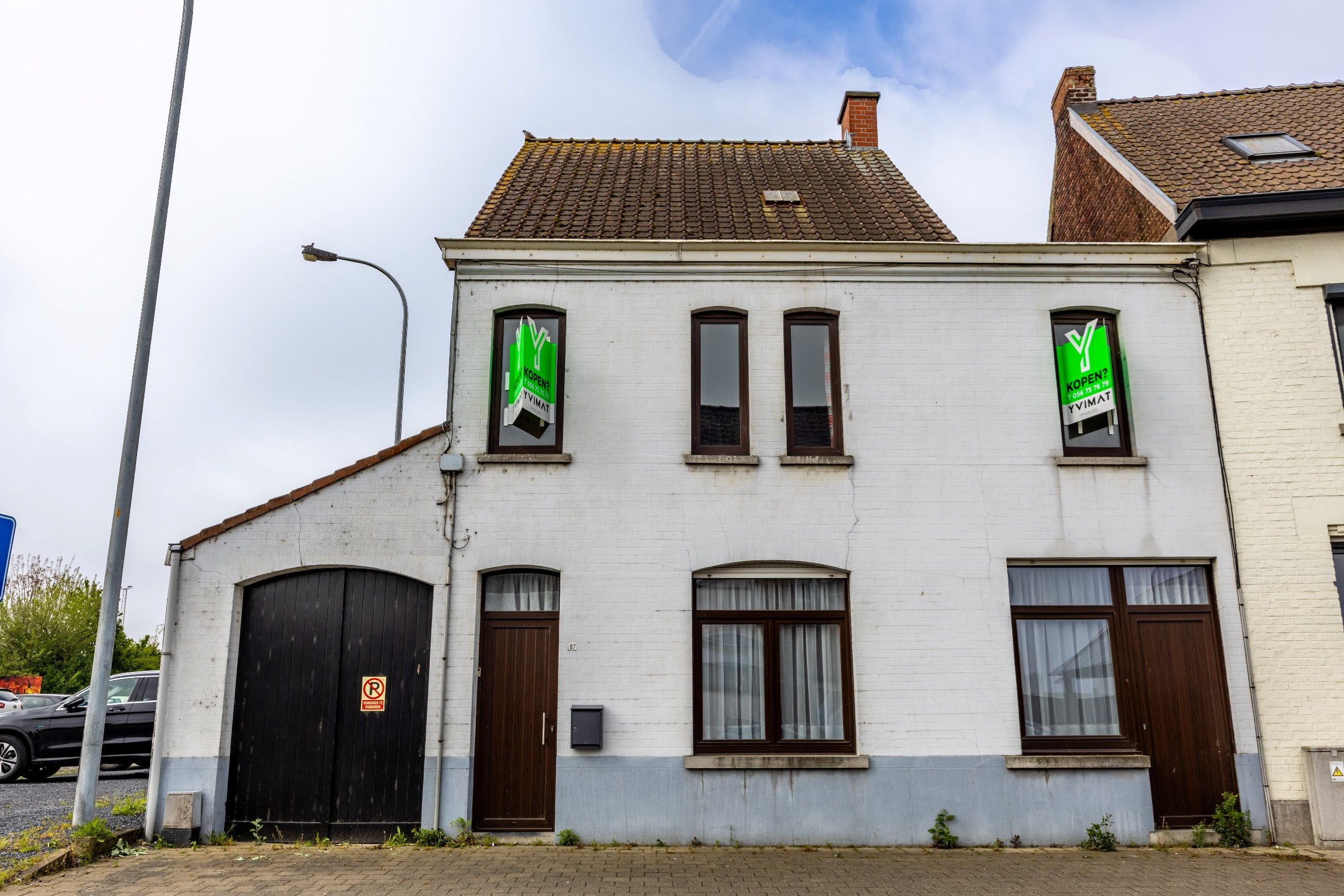 Hoofdfoto van de publicatie: TE RENOVEREN WONING MET TUIN EN GARAGE