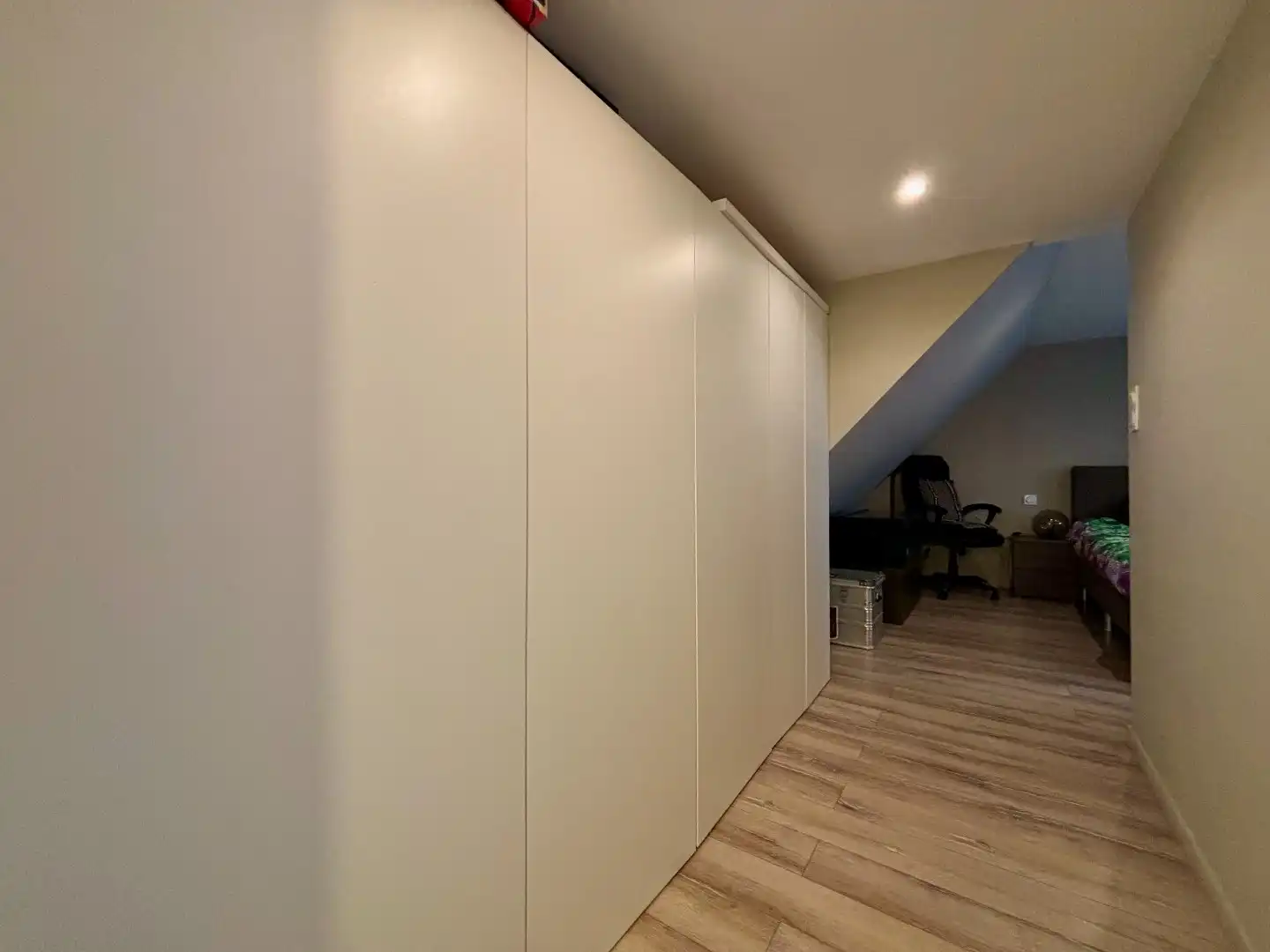 ENERGIEZUINIGE RUIME WONING OP 375M² MET 3 SLPKS, 2 BADKAMERS, GARAGE EN TUIN foto 15