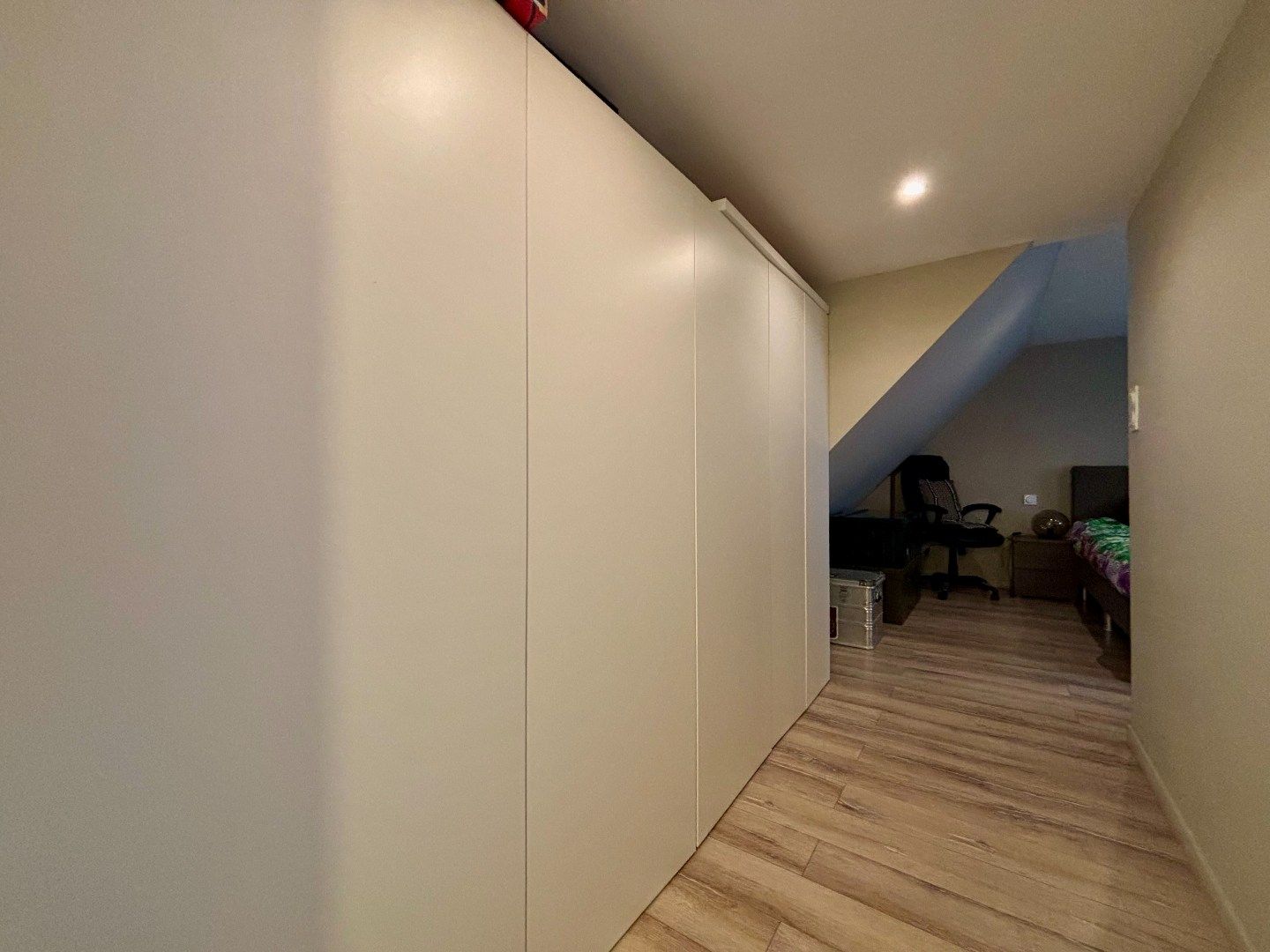 ENERGIEZUINIGE RUIME WONING OP 375M² MET 3 SLPKS, 2 BADKAMERS, GARAGE EN TUIN foto 15