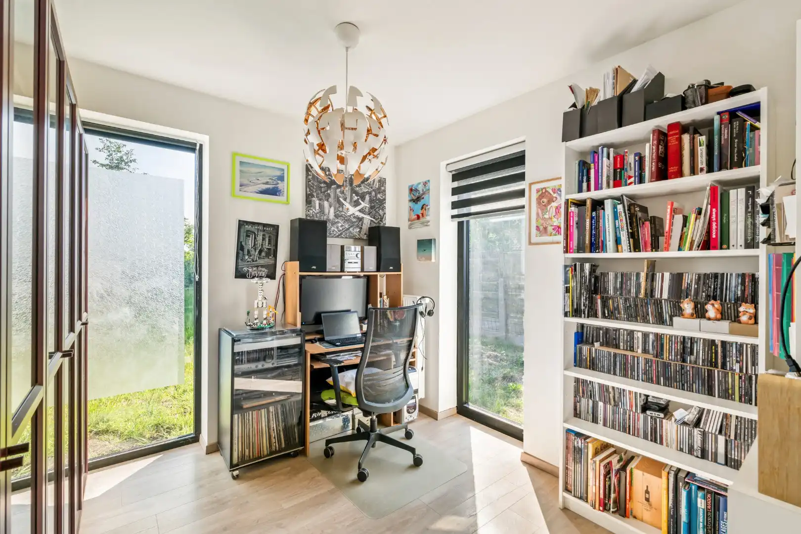 Recente villa met 3 slaapkamers, garage en zonnige tuin op een rustige ligging bij Ieper-centrum foto 8